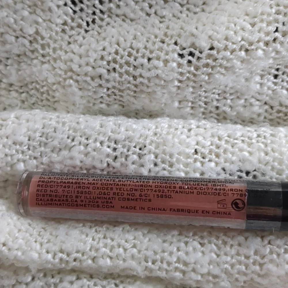 ILLUMINATI Cosmetics Liquid Lipstick in Reveal, 2.8ml/0.10fl oz - Picture 3 of 8